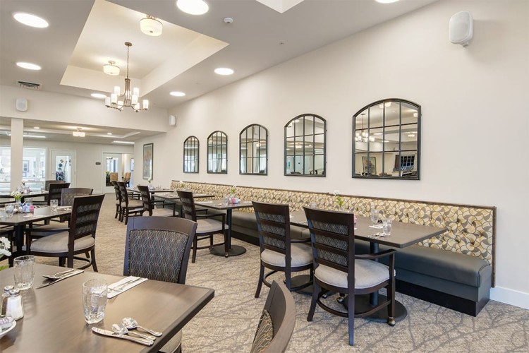 Dining room with simple and elegant seating